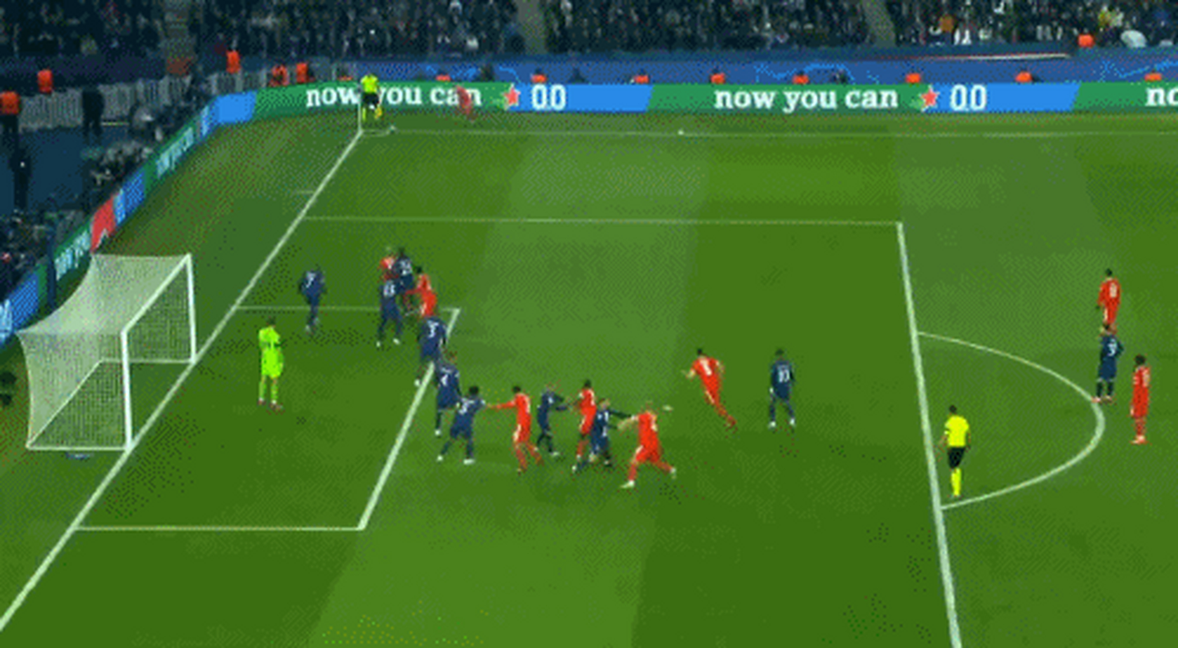 巴黎圣日耳曼发布备战花絮，今夜门线救险，欧篮联任务艰巨，轮换策略成焦点