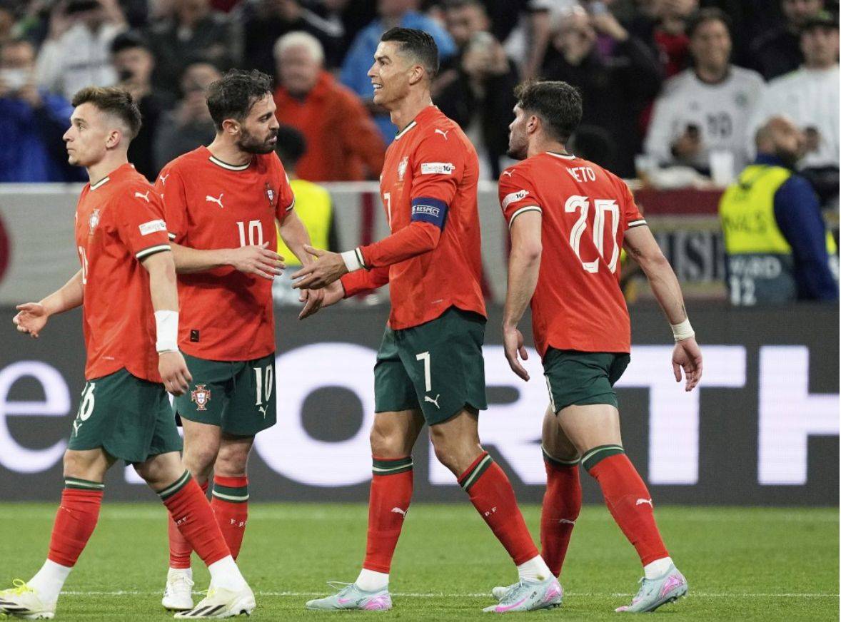 开云官网-葡萄牙体育内部会议纪要流出——今夜篮板制胜；欧冠使命明确；更衣室氛围转暖